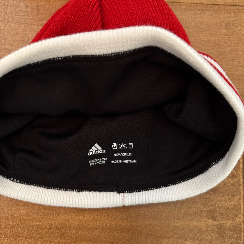 NWT Adidas Team Leverage Performance Beanie Hat in Power Red and White Stripe - Picture 4 of 7